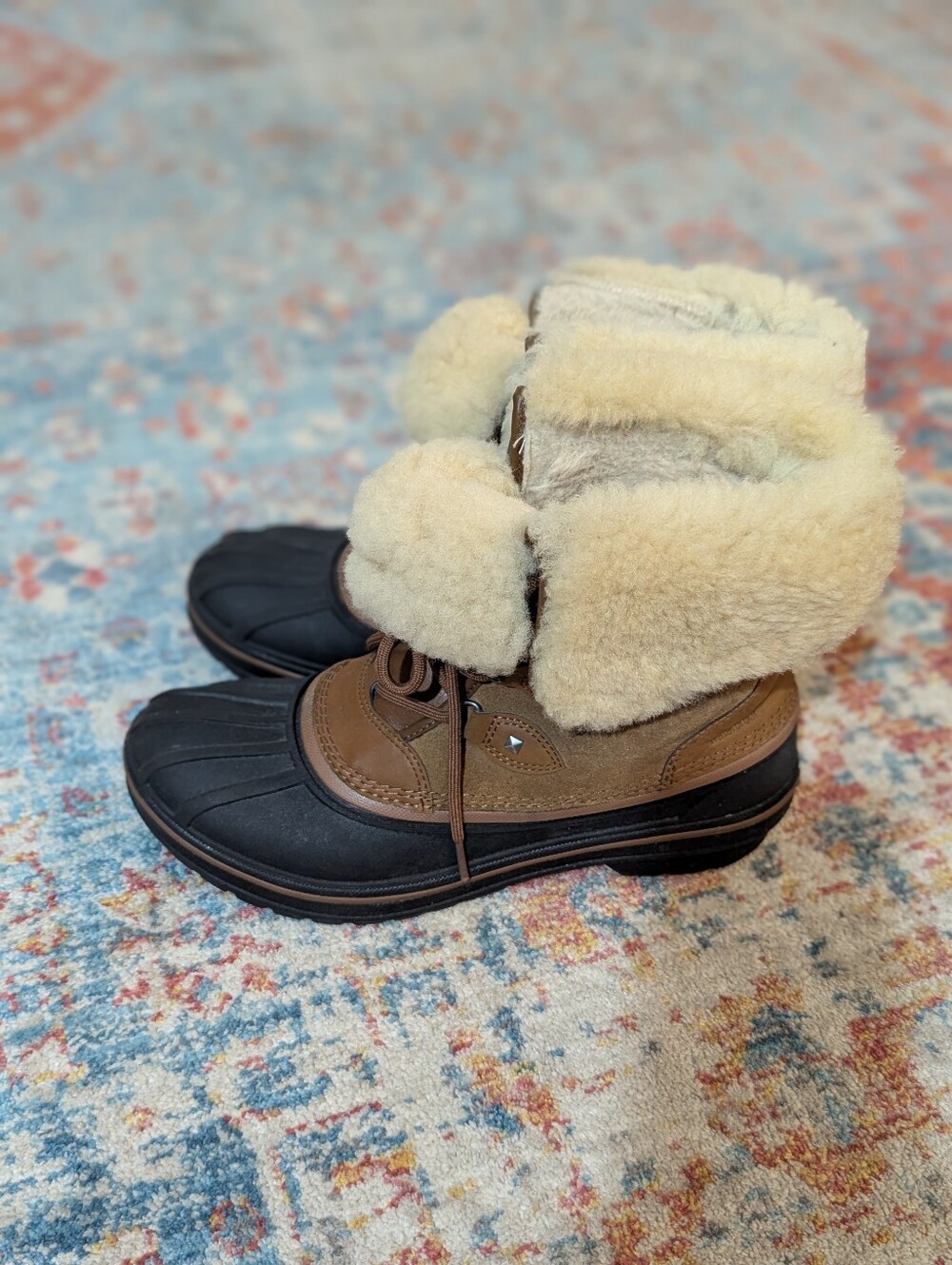 Crocs AllCast Luxe Snow Duck Boots 203431 Women’s 9 Tan Faux Fur Lined Lace Up